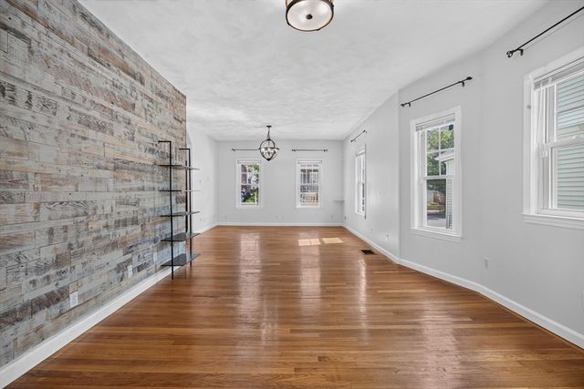18 Henry St, Everett, MA 02149