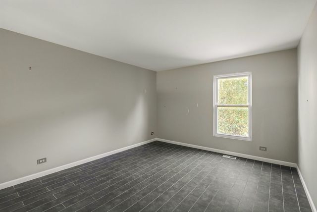 495 Metropolitan Street 495, Aurora, IL 60502