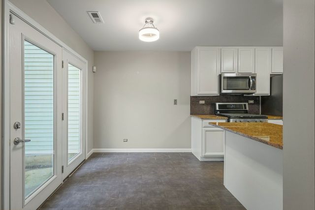495 Metropolitan Street 495, Aurora, IL 60502