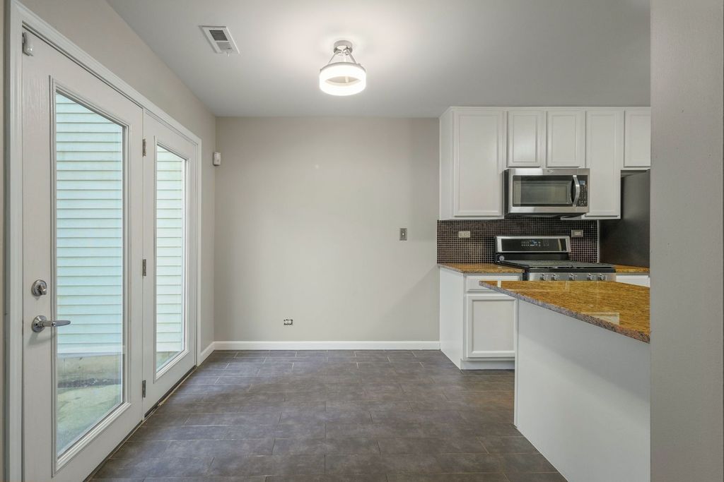 495 Metropolitan Street 495, Aurora, IL 60502 — photo 4