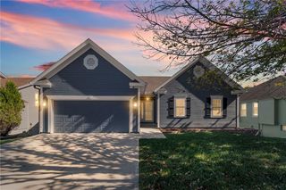 8509 N Robinhood Avenue, Kansas City, MO 64154