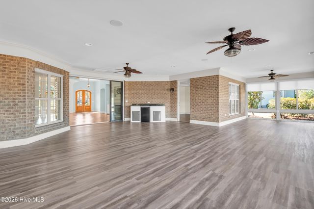 8476 Compass Pointe East Wynd NE, Leland, NC 28451