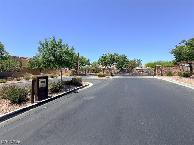 8709 Echo Grande Drive, Las Vegas, NV 89131