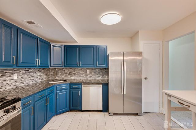60 College Drive, Edison, NJ 08817