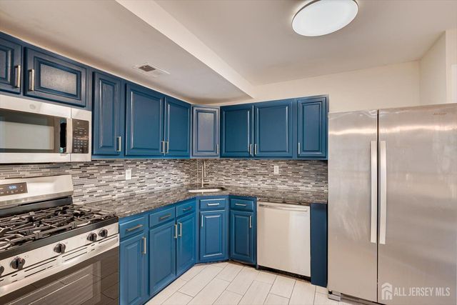 60 College Drive, Edison, NJ 08817