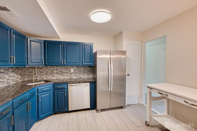 60 College Drive, Edison, NJ 08817