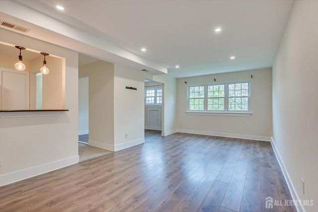 60 College Drive, Edison, NJ 08817