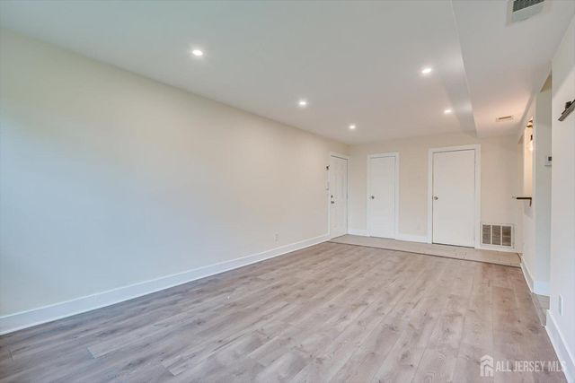 60 College Drive, Edison, NJ 08817