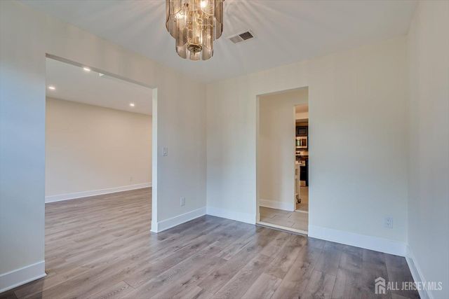 60 College Drive, Edison, NJ 08817