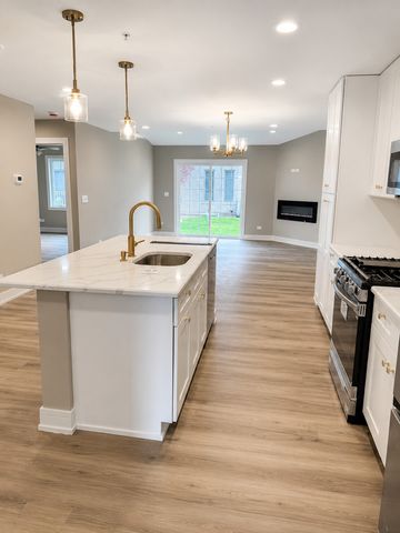 9041 111 Street, Palos Hills, IL 60465