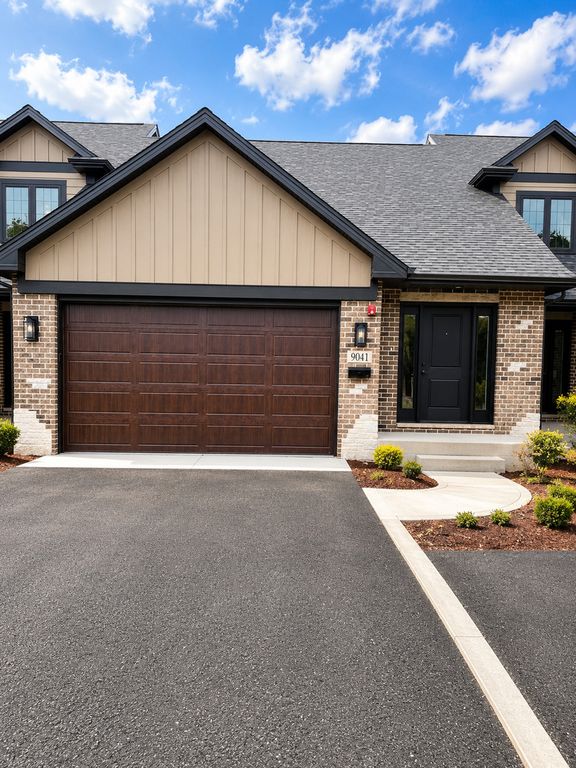 9041 111 Street, Palos Hills, IL 60465