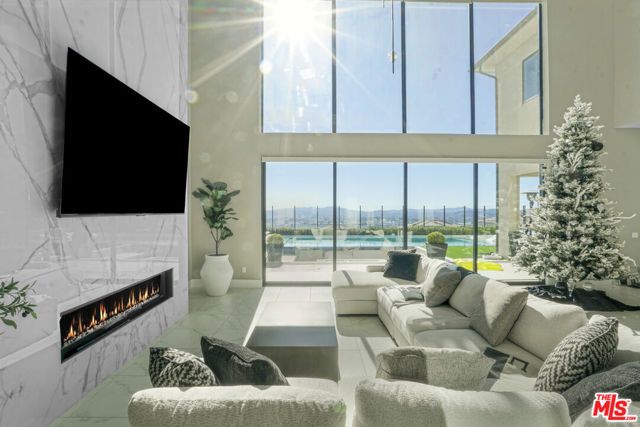 20306 W Willoughby Lane, Porter Ranch (los Angeles), CA 91326