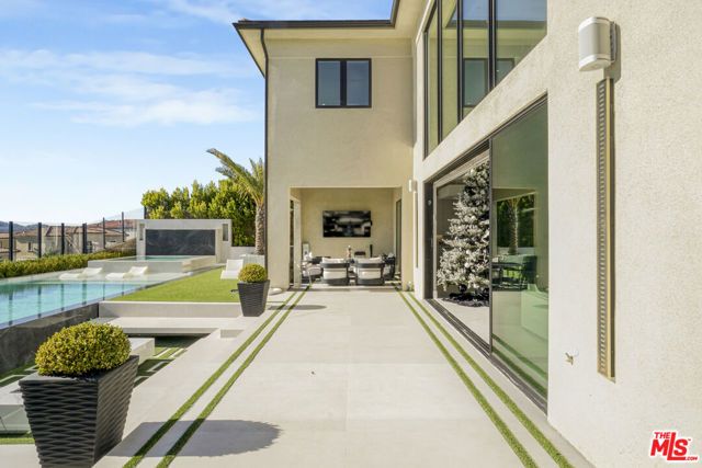 20306 W Willoughby Lane, Porter Ranch (los Angeles), CA 91326