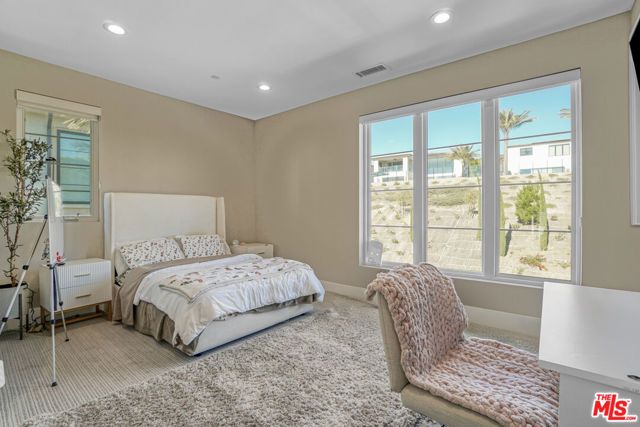 20306 W Willoughby Lane, Porter Ranch (los Angeles), CA 91326