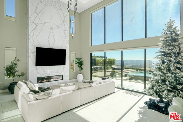 20306 W Willoughby Lane, Porter Ranch (los Angeles), CA 91326