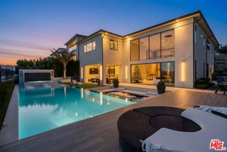 20306 W Willoughby Lane, Porter Ranch (los Angeles), CA 91326