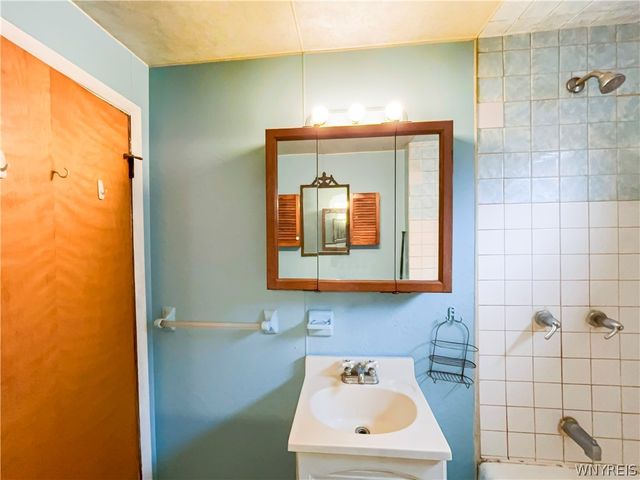 301 Davey Street, Buffalo, NY 14206