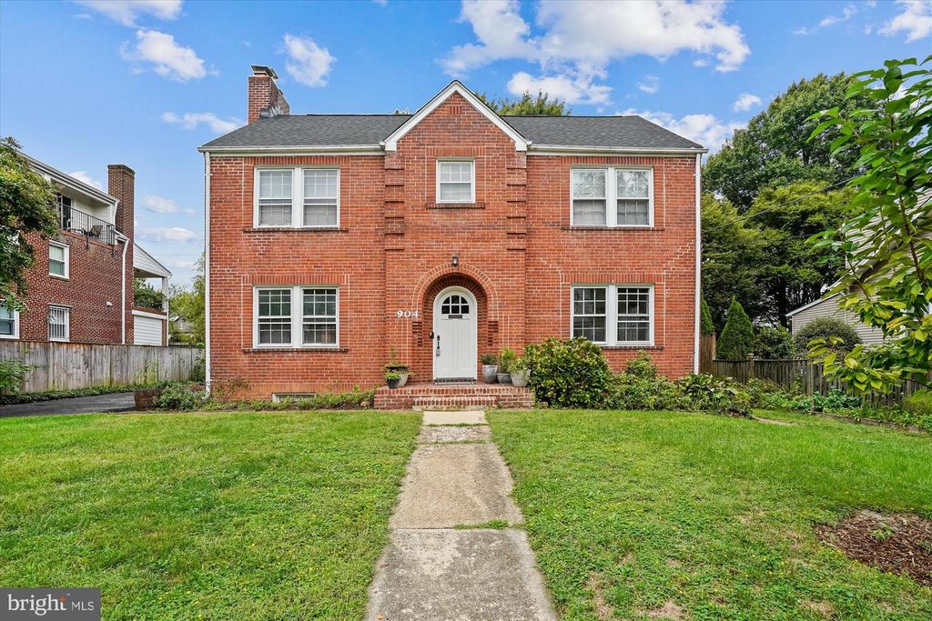 904 N IVY ST #1, Arlington, VA 22201