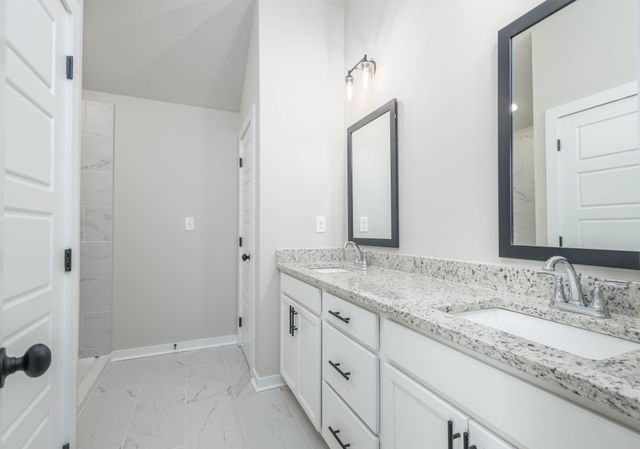 101 Cherry Blossom Way, Dickson, TN 37055