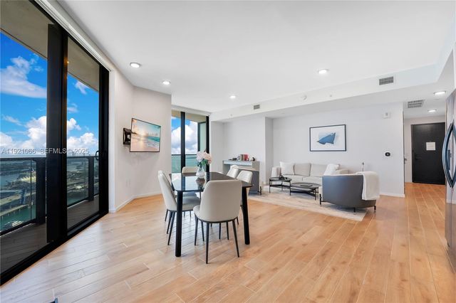 398 NE 5th St 3709, Miami, FL 33132