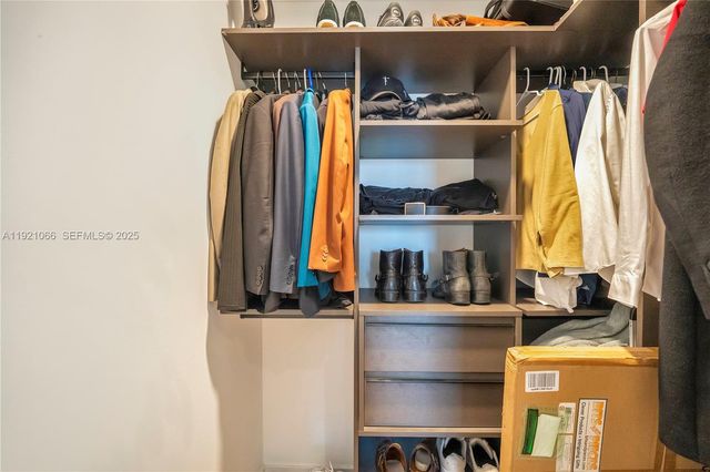 398 NE 5th St 3709, Miami, FL 33132