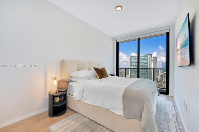 398 NE 5th St 3709, Miami, FL 33132