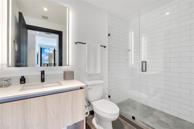 398 NE 5th St 3709, Miami, FL 33132