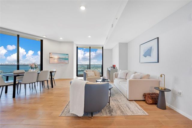 398 NE 5th St 3709, Miami, FL 33132