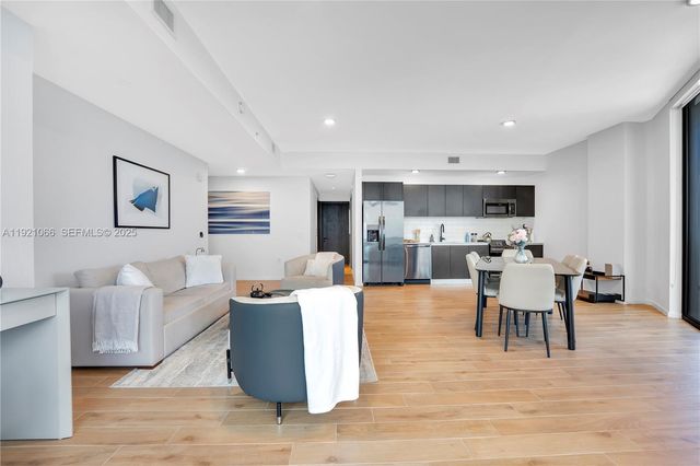 398 NE 5th St 3709, Miami, FL 33132