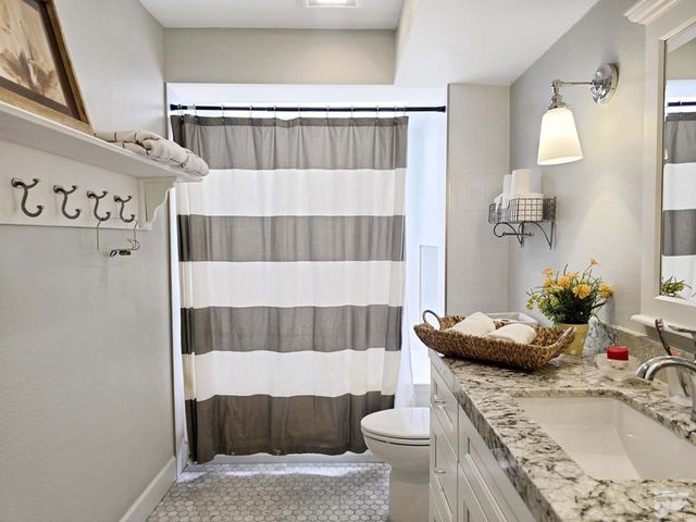 38858 Lobelia Circle, Palm Desert, CA 92211