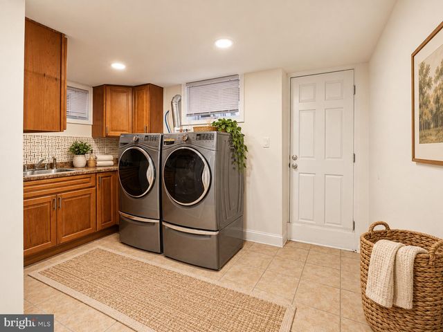5813 COBBS CREEK PKWY, Philadelphia, PA 19143
