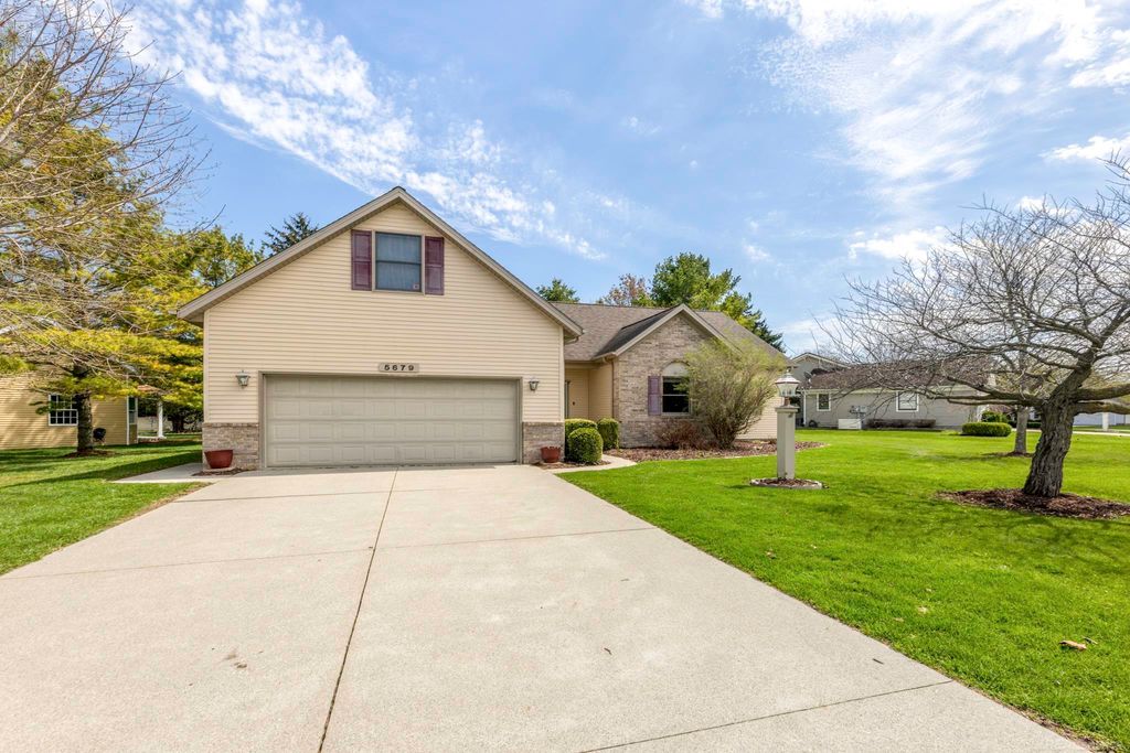 5679 Governor Sleeper Court, Lexington, MI 48450