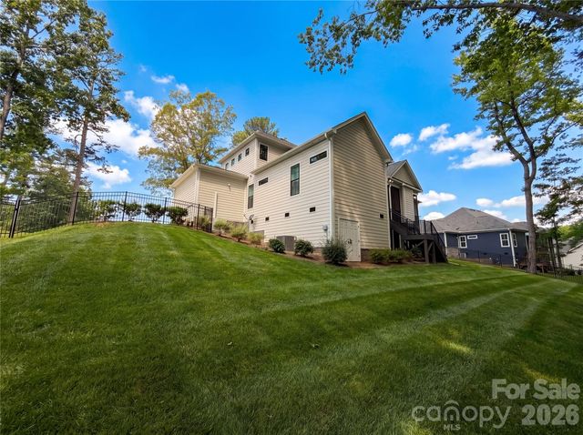 1020 Irish Creek Drive, Landis, NC 28088