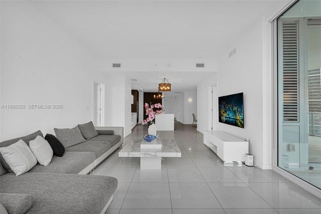 851 NE 1st Avenue 2912, Miami, FL 33132