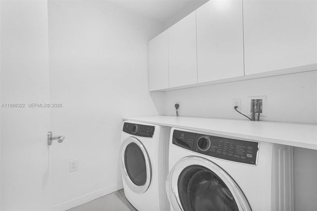 851 NE 1st Avenue 2912, Miami, FL 33132