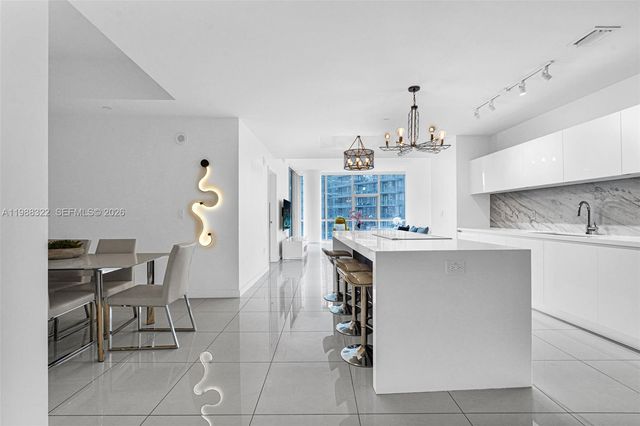 851 NE 1st Avenue 2912, Miami, FL 33132