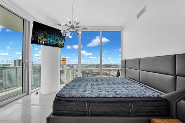 851 NE 1st Avenue 2912, Miami, FL 33132