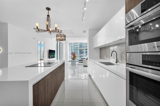 851 NE 1st Avenue 2912, Miami, FL 33132
