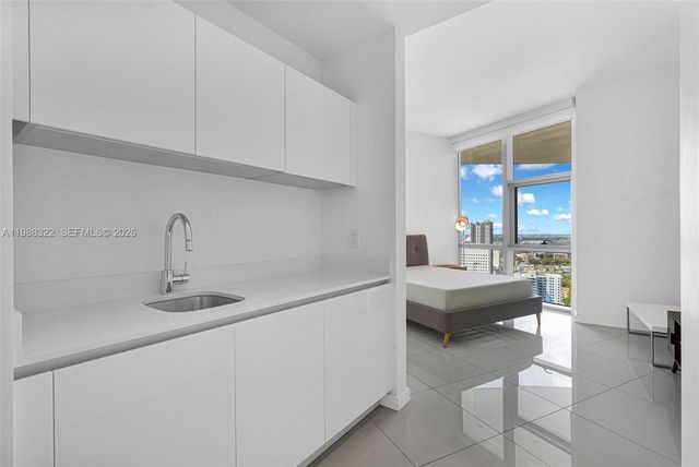 851 NE 1st Avenue 2912, Miami, FL 33132
