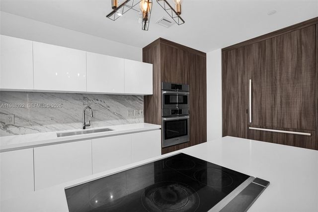 851 NE 1st Avenue 2912, Miami, FL 33132