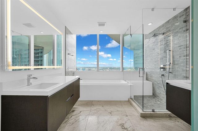 851 NE 1st Avenue 2912, Miami, FL 33132