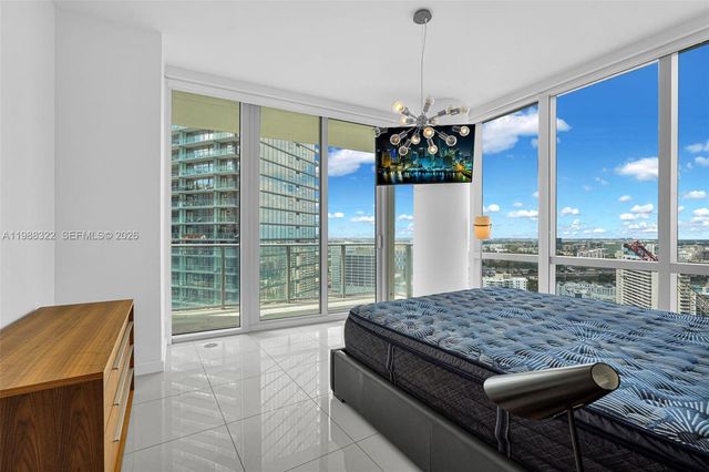 851 NE 1st Avenue 2912, Miami, FL 33132