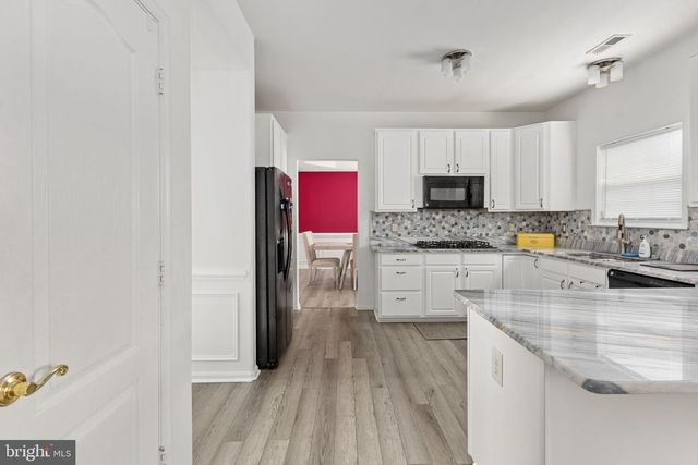 1004 BLACK OAK CT, Fredericksburg, VA 22401