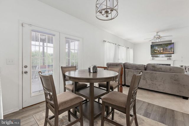 1004 BLACK OAK CT, Fredericksburg, VA 22401