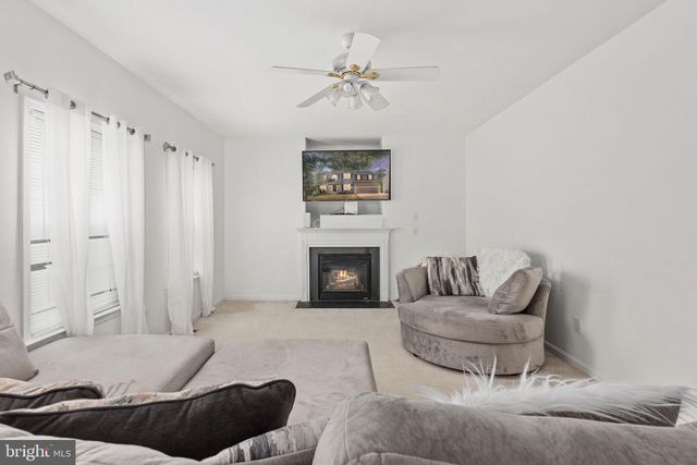 1004 BLACK OAK CT, Fredericksburg, VA 22401
