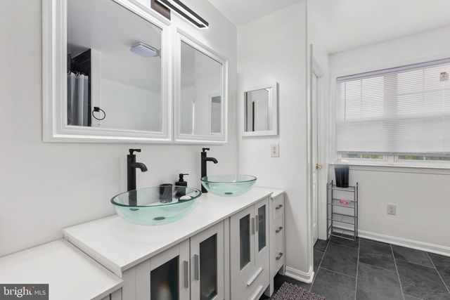 1004 BLACK OAK CT, Fredericksburg, VA 22401