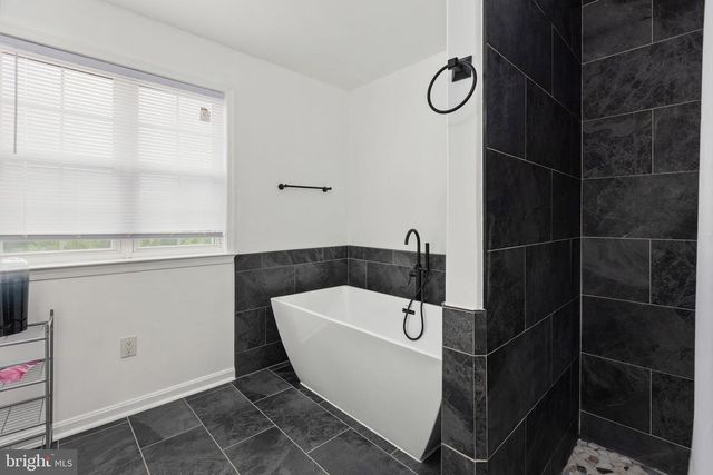 1004 BLACK OAK CT, Fredericksburg, VA 22401