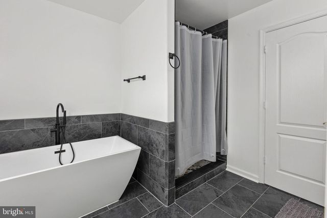 1004 BLACK OAK CT, Fredericksburg, VA 22401