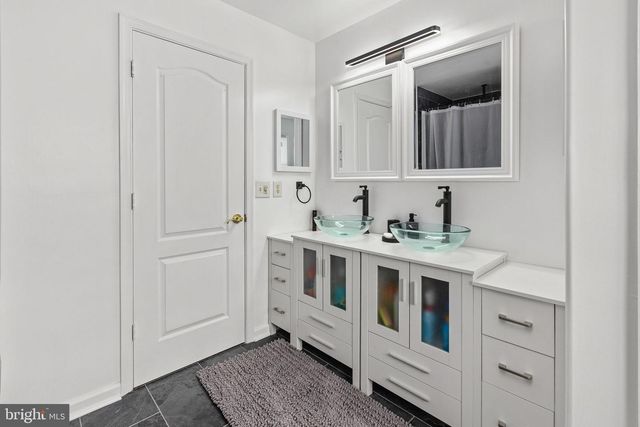 1004 BLACK OAK CT, Fredericksburg, VA 22401