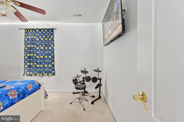 1004 BLACK OAK CT, Fredericksburg, VA 22401
